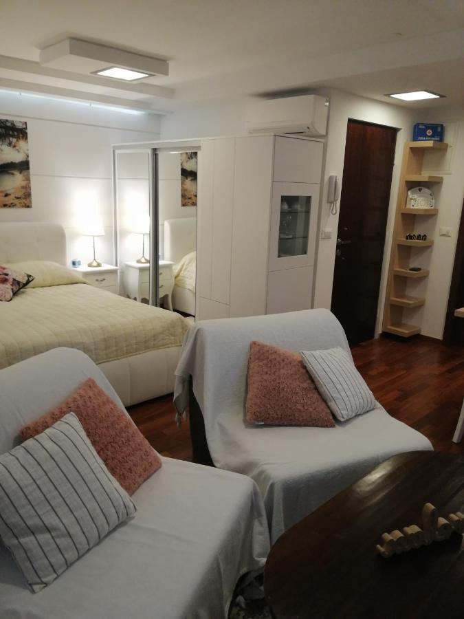 V&M Luxury Studio Pag Town Exteriör bild